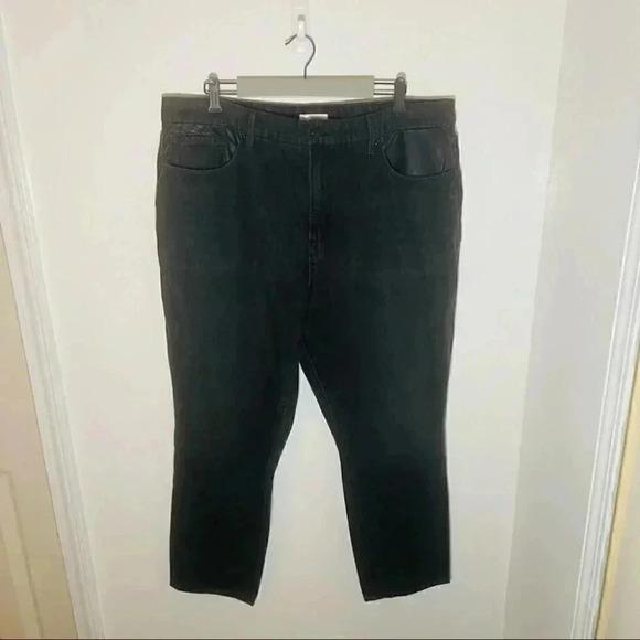 Good American Good Vintage Faux Leather Piecing Jeans in Black - Picture 2 of 7